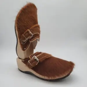 ghörige Hölzlar Fell - Gr. 44